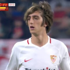 Normal que tenga al sevillismo enamorado: el descaro de Bryan regateando a tres rivales