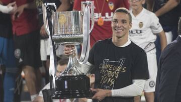 Rodrigo: "No puedo garantizar si seguiré o no en el Valencia"