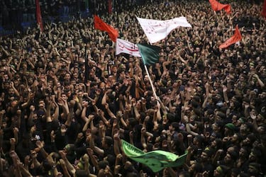 Iranian football fans banned from celebrating on holy day