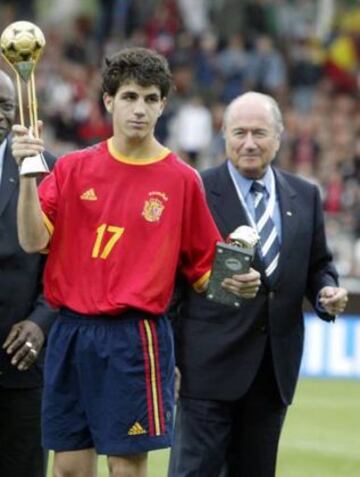 Cesc Fabregas (España) fue la gran estrella del Mundial del 2003, llevando a España al subcampeonato. Luego fue campeón del Mundo adulto en 2010, estrella en Arsenal, Barcelona y ahora en Chelsea.