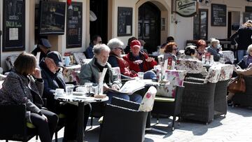 Zagreb (Croatia), 25/03/2021.- People sits at a caffe terrace in Zagreb, Croatia, 25 March 2021. Today in Croatia there were 1,680 people infected by COVID-19 and 10 people died from complications related to the disease. In response the Croatian governmen