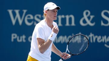 Sinner celebra un punto ante Kokkinakis en su partido de Cincinnati.