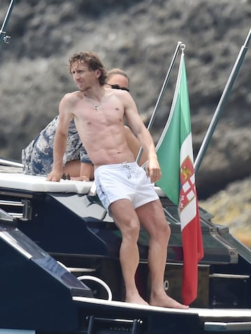 El centrocampista croata del Real Madrid, Luka Modric, se encuentra disfrutando de unas merecidas vacaciones junto a su familia en Portofino, pueblo pesquero ubicado en la costa de la Riviera Italiana, al sudeste de Génova.