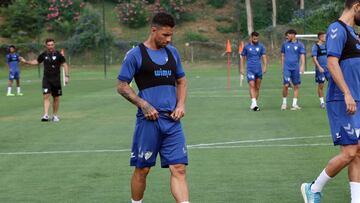 Entrenamiento del M¨¢laga. En la imagen Rub¨¦n Castro.
