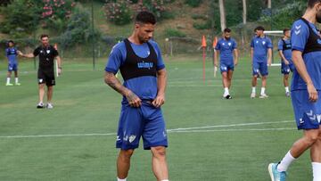 Rubén Castro durante el entrenamiento del Málaga en Estepona.