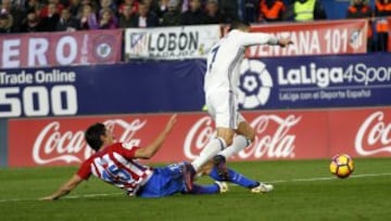 0-2. Jugada del penalti de Savic a Cristiano Ronaldo. El crack portugués marcó el segundo tanto desde los once metros.