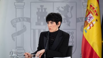 La ministra de Inclusión Seguridad Social y Migracioneas y Portavoz del Gobierno, Elma Saiz, durante la rueda de prensa posterior al Consejo de Ministros, a 20 de enero de 2026, en Madrid (España). El Consejo de Ministros se ha reunido después del accidente ferroviario de Adamuz que tuvo lugar en la tarde del domingo, 18 de enero, cuando el descarrilamiento de un tren de alta velocidad y la posterior colisión con otro convoy dejaba un amplio operativo de emergencias en marcha, la suspensión de varias conexiones ferroviarias y una investigación abierta para esclarecer sus causas. El número de fallecidos en el descarrilamiento de trenes alcanza este martes, al menos 41 personas, siendo un total de 122 las personas atendidas por el siniestro, con 117 adultos y cinco niños. En este momento, hay 39 personas ingresadas --37 adultos y cuatro niños.
20 ENERO 2026
Alberto Ortega / Europa Press
20/01/2026