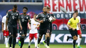 Football Soccer - RB Leipzig v Bayern Munich - Bundesliga - Red Bull Arena, Leipzig, Germany - 13/5/17 Bayern Munich's Arturo Vidal celebrates their third goal Reuters / Hannibal Hanschke Livepic DFL RULES TO LIMIT THE ONLINE USAGE DURING MATCH TIME
