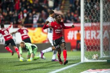 Los Xolos vencieron 3-2 a los esmeraldas, sin embargo, al final quedaron fuera tras el 3-0 de la ida. Así se vivió el partido en el Caliente.