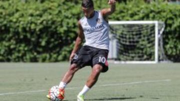 Gio Dos Santos entrenando con LA Galaxy.