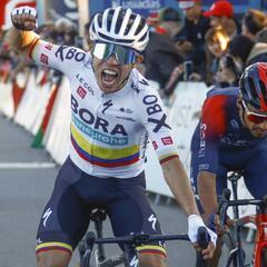 Higuita inicia su camino en clásicas 2022 con Strade Bianche