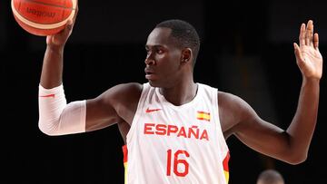 El espa&ntilde;ol Usman Garuba llega a un equipo que pas&oacute; de la elite al fondo de la NBA la pasada temporada, con el sainete de James Harden como detonante.