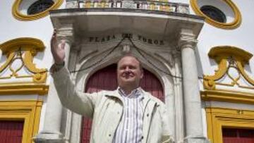 <b>PUERTA GRANDE. </b>Mel posa para AS en la Puerta del Príncipe de La Maestranza de Sevilla.