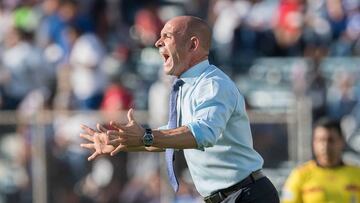 Después de acumular nueve juegos oficiales sin victoria, el entrenador de Cruz Azul agregó que el trabajo de todos en la institución está en riesgo.