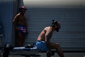 Decenas de deportistas participaron en el mitíco campeonato culturista de Venice, California, durante la fiesta nacional del 4 de julio. 