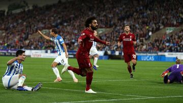 Salah celebra su gol al Huddersfield.