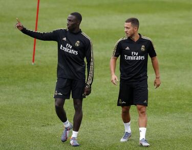 Mendy to emulate Roberto Carlos and Marcelo - Karembeu