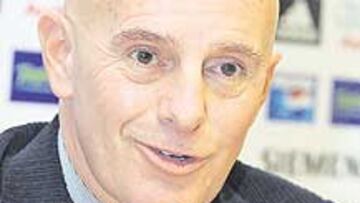 <b>Ronaldo.</b> "Debe ver lo que no está haciendo bien. Lo necesitamos en el equipo".