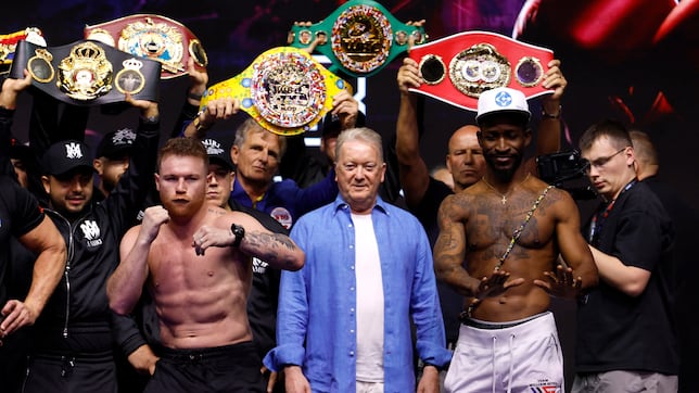 ¿Quién estará en la esquina de Canelo Álvarez en su pelea contra William Scull?