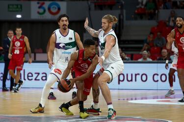 El Casademont Zaragoza neutraliza el plan de Ibon Navarro