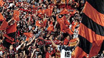 <b>BENEFICIOSOS.</b> Según Garro, la afición bermellona ve con buenos ojos el cambio de sede, porque permite un desplazamiento más cómodo.