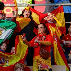 Sevilla se vuelca con La Roja: ¡nuevo récord de asistencia en La Cartuja!