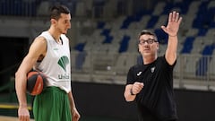 28/01/22 BALONCESTO ENTRENAMIENTO   Unicaja
 Dejan Kravic Y Fotis Katsikaris