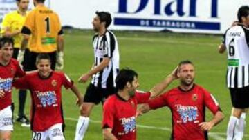 <b>INSPIRADO. </b>Campano celebra uno de sus dos goles, tras liderar una remontada en cinco minutos.
