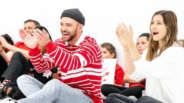 Justin Timberlake sorprende a niños en la escuela de LeBron