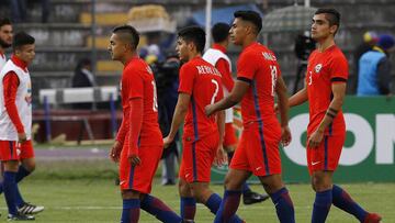 Futbol, Colombia vs Chile
 Los jugadores de Chile, se lamentan al final del primer tiempo contra Colombia por el grupo A del Sudamericano sub 20 Ecuador 2017 en el Estadio Ol&Atilde;&shy;mpico, Riobamba, Ecuador
 26/02/2017
 Angelo Chamba/Photosport*******
 
 Football, Colombia vs Chile.
 Chile`s players reacts after the end first time against Colombia&#039; for group A, South American sub 20 Ecuador 2017 in Riobamba stadium, Ecuador
 26/02/2017
 Angelo Chamba/Photosport