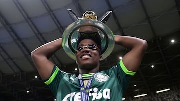 Endrick ganó en diciembre de 2023 el Brasileirao con apenas 17 años. Otra muestra más de su velocidad para quemar etapas como profesional.