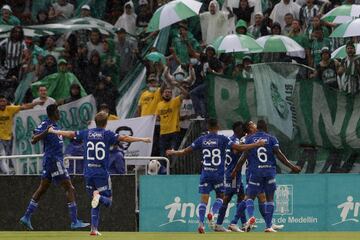 Millonarios volvió a vencer a Nacional en el Atanasio Girardot luego de 10 años. Victoria 1-3 en el cierre del todos contra todos para ser cabeza de serie de cuadrangulares junto al Verdolaga.