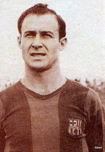 Vistió la camiseta del Barcelona en tres etapas diferentes: la temporada 1938-1939, en 1940 y desde 1943 hasta 1955. Jugó cedido por el Barcelona en el Granada desde 1940 hasta 1943.


