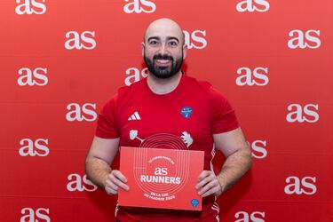 Los runners de AS con sus camisetas para la Zúrich Rock 'n' Roll Running Series Madrid. Jersey amarillo maratón,  gris media maratón y rojo 10 km.