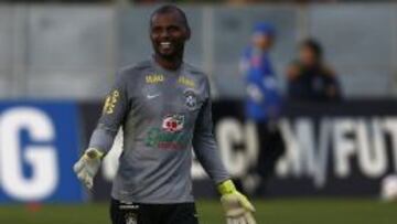 El guardameta de Brasil Jefferson durante un entrenamiento en la Granja Comary