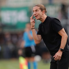 Filipe Luis no le quita el ojo a Lorenzo Faravelli