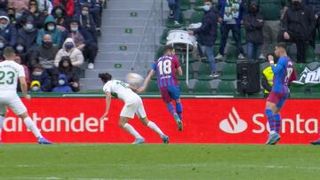 La aclaración arbitral que resuelve si el Barça salió beneficiado en Elche