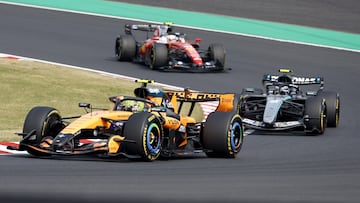 Norris, por delante de Antonelli y Leclerc con el McLaren en Suzuka.