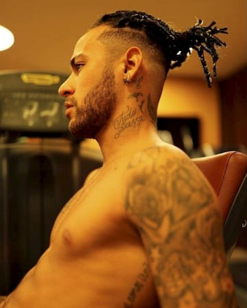 Neymar se pone rastas.