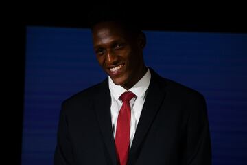 Yerry Mina presentado presentado en el Barcelona en el Camp Nou