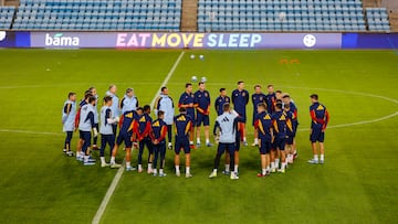 Los internacionales españoles, en el entrenamiento del sábado en el estadio Ullevaal.