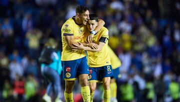 Sebastian Caceres and Alvaro Fidalgo of America during the Semifinal second leg match between Cruz Azul and America as part of the Liga BBVA MX, Torneo Apertura 2024 at Ciudad de los Deportes Stadium on December 08, 2024 in Mexico City, Mexico.