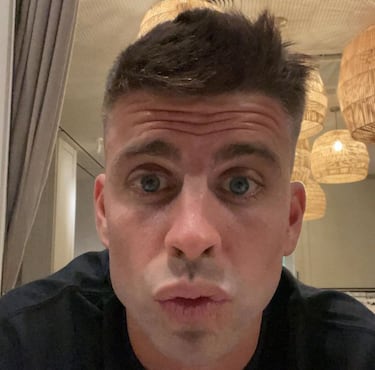 Casillas makes fun of Piqué's new, boyish, fresh-faced look