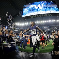 CeeDee Lamb won’t talk contract negotiations at youth football camps