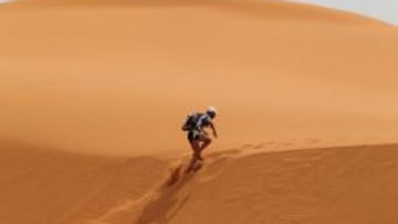 La Marat&oacute;n de las Arenas es una prueba de extraordinaria dureza, que se disputa en el Sahara marroqu&iacute; bajo terribles condiciones. 