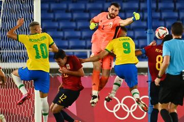 Jugada del penalti pitado a Unai Simón. 