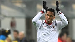 Milan valora el sacrificio de Bacca: ‘presiona como loco’