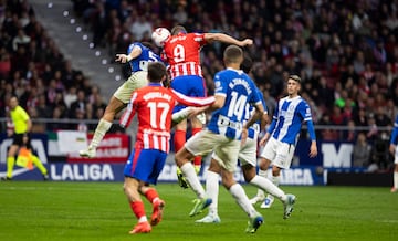 Jugada del segundo penalti del encuentro por mano de Abqar tras el remate de Sorloth de cabeza. 


