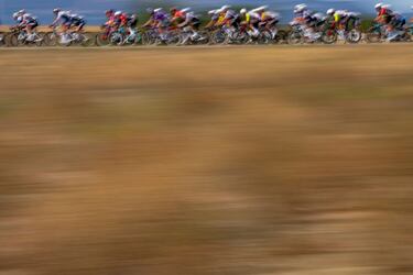 El pelotón en marcha durante la octava etapa de la Vuelta a España.
