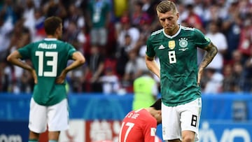 Kroos se lamenta tras la eliminación de Alemania.